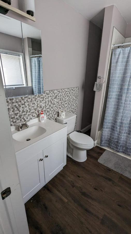 Private Room And Bathroom 普罗维登斯 外观 照片