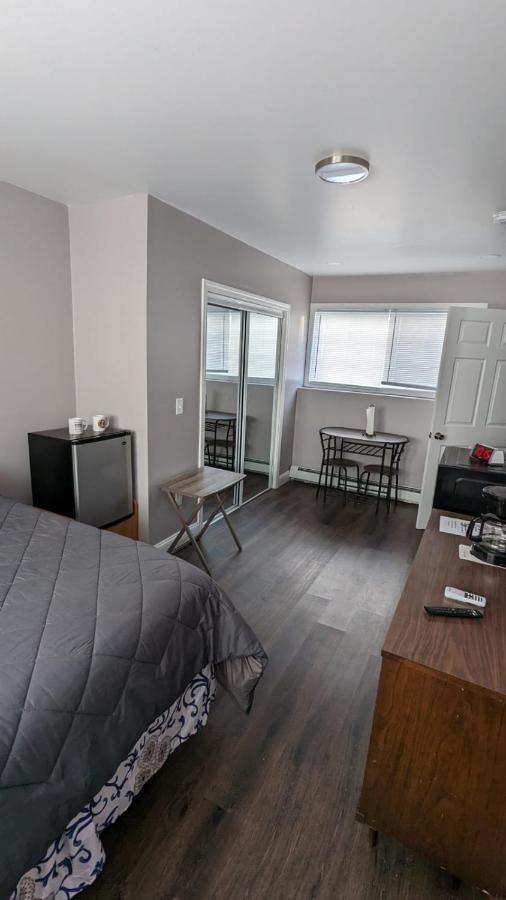 Private Room And Bathroom 普罗维登斯 外观 照片